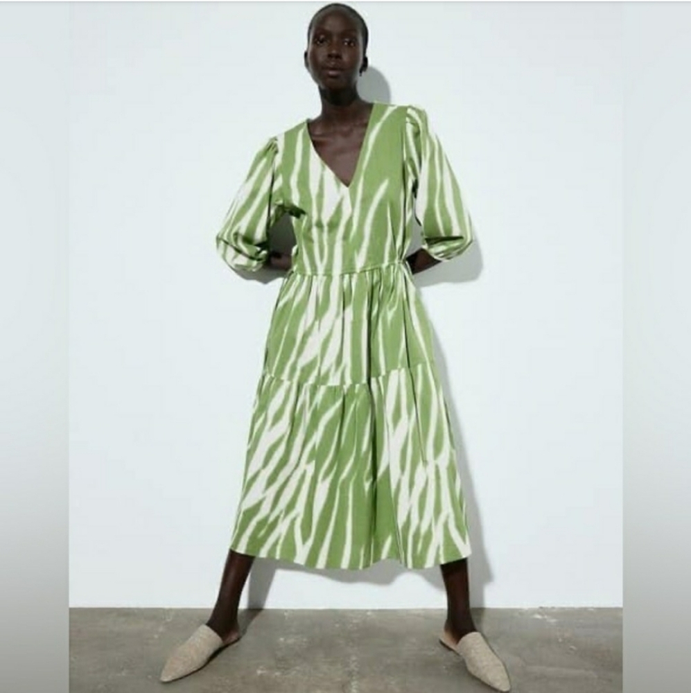 H&M Midi Length Tiered V Neck Balloon Sleeve Green Tie Dye Patterned Dress
